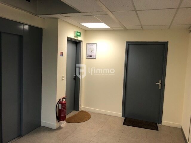 Photo 2 : Neuilly sur Marne-Z.I.-Les Chanoux- Plateau à usage de bureaux