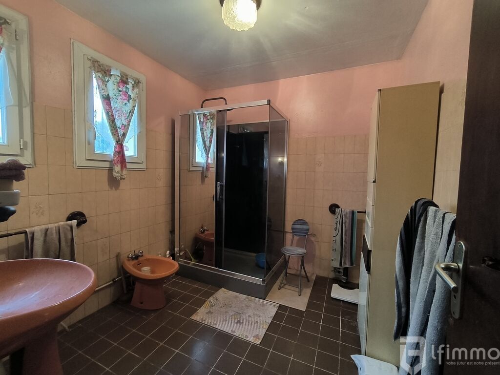 Photo 7 : Villa de 107 m2, avec terrain de 964 m2, et Hangar de 120m2