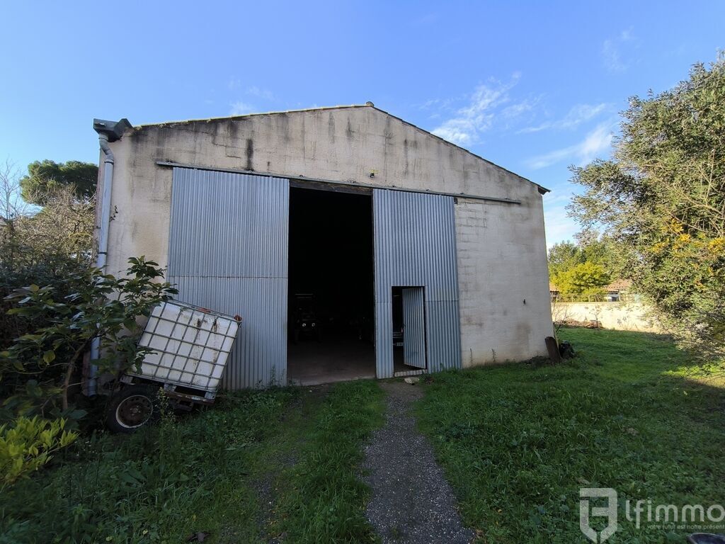 Photo 9 : Villa de 107 m2, avec terrain de 964 m2, et Hangar de 120m2