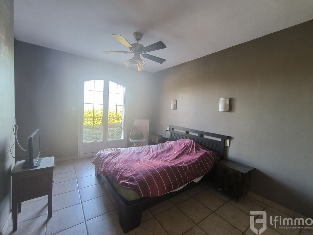 Photo 5 : Villa d'exception de 140 m2, jardin de 3096 m2 arborés, et pisci