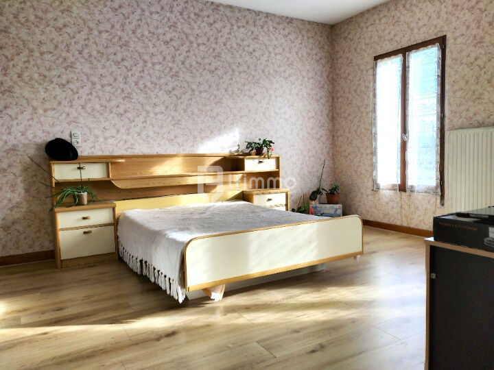 Photo 5 : Maison en pierre avec fort potentiel – 212 m² habitables