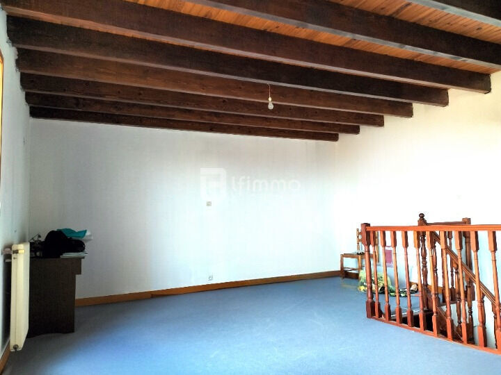 Photo 9 : Maison en pierre avec fort potentiel – 212 m² habitables