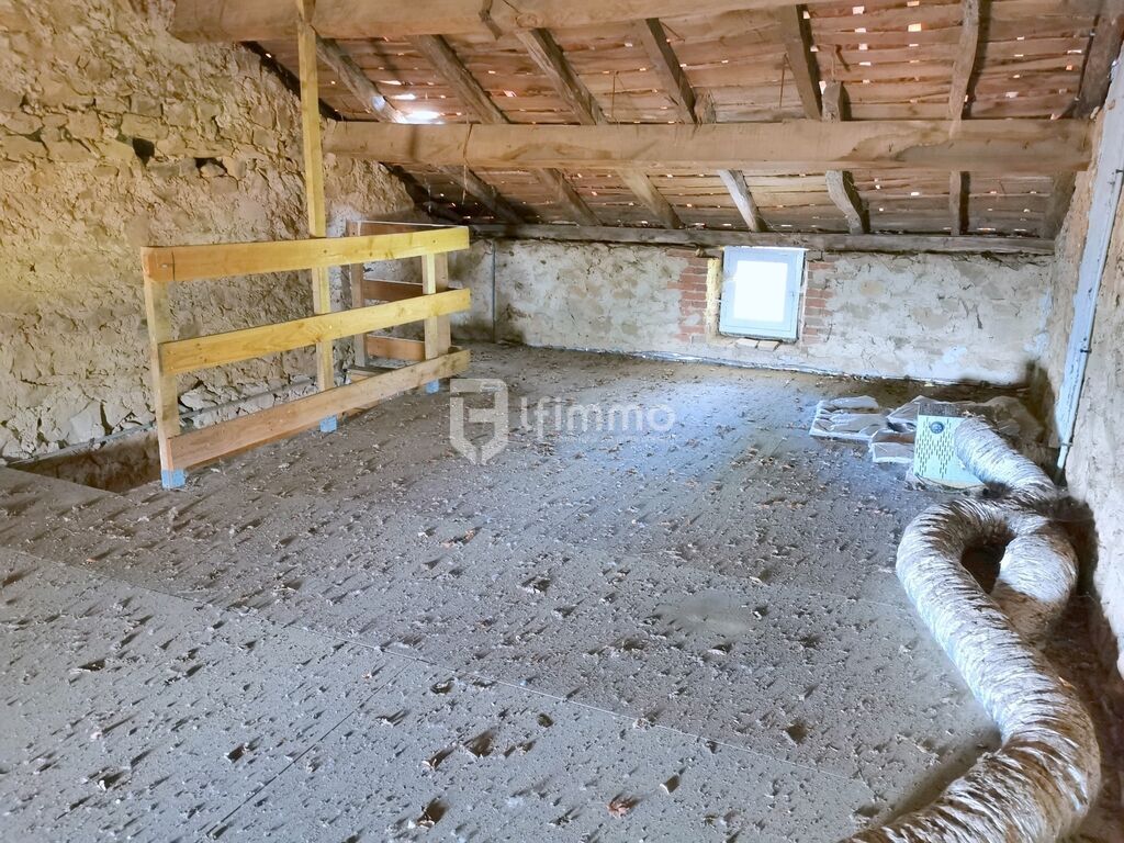 Photo 18 : Propriété Familiale : 2 maisons, 19 ha hangar, grange; typé équi