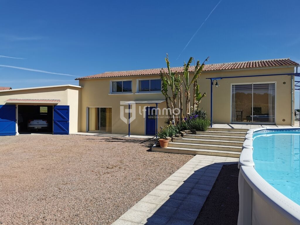 Photo 5 : Propriété Familiale : 2 maisons, 19 ha hangar, grange; typé équi