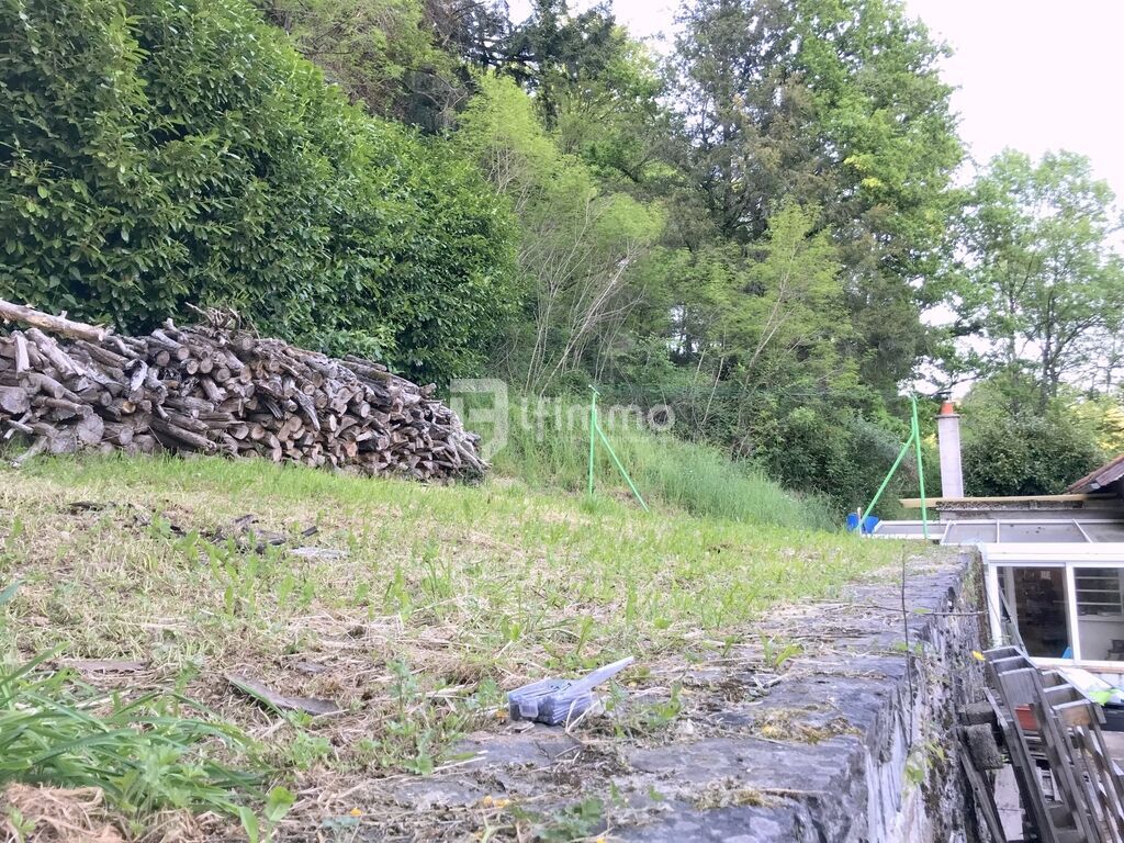 Photo 7 : Petite Maison à rénover avec jardin bord de rivière