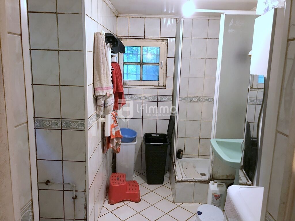 Photo 9 : Petite Maison à rénover avec jardin bord de rivière