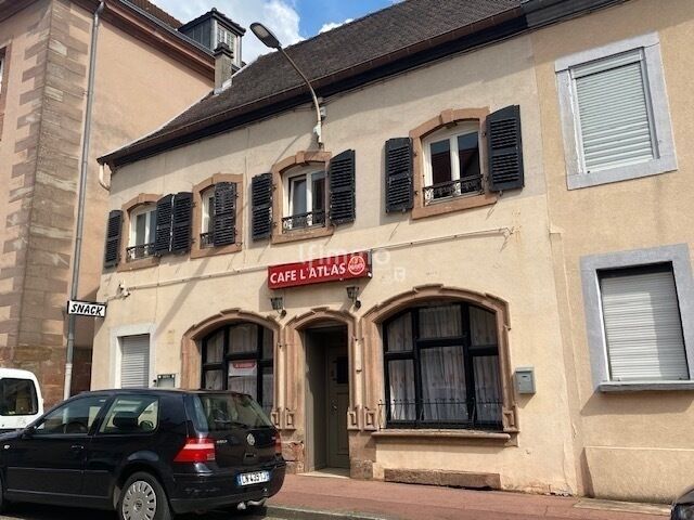 Photo 1 : Ensemble immobilier, 1 local commercial et 2 appartements