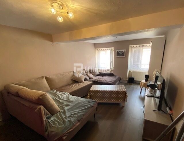 Photo 2 : Ensemble immobilier, 1 local commercial et 2 appartements