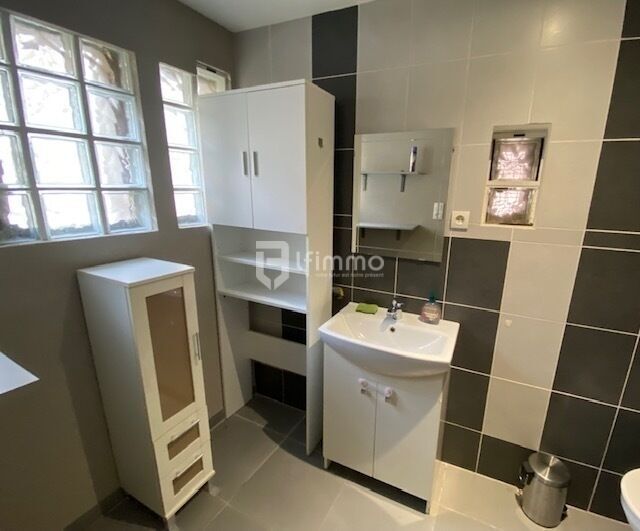 Photo 5 : Ensemble immobilier, 1 local commercial et 2 appartements