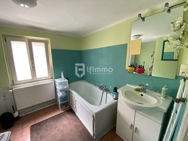 Photo 7 : Ensemble immobilier, 1 local commercial et 2 appartements