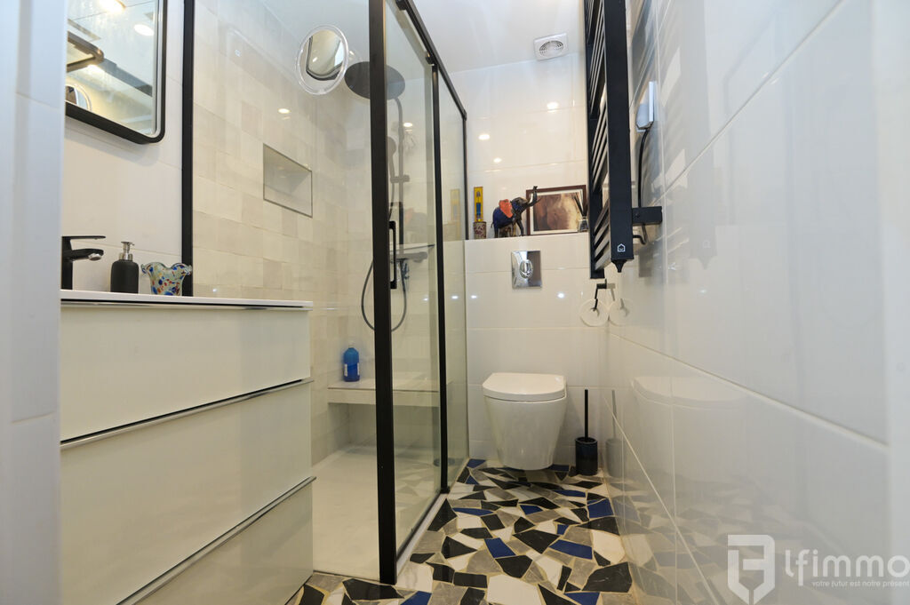 Photo 4 : Charmant rez de chaussée sur cour pavée au calme