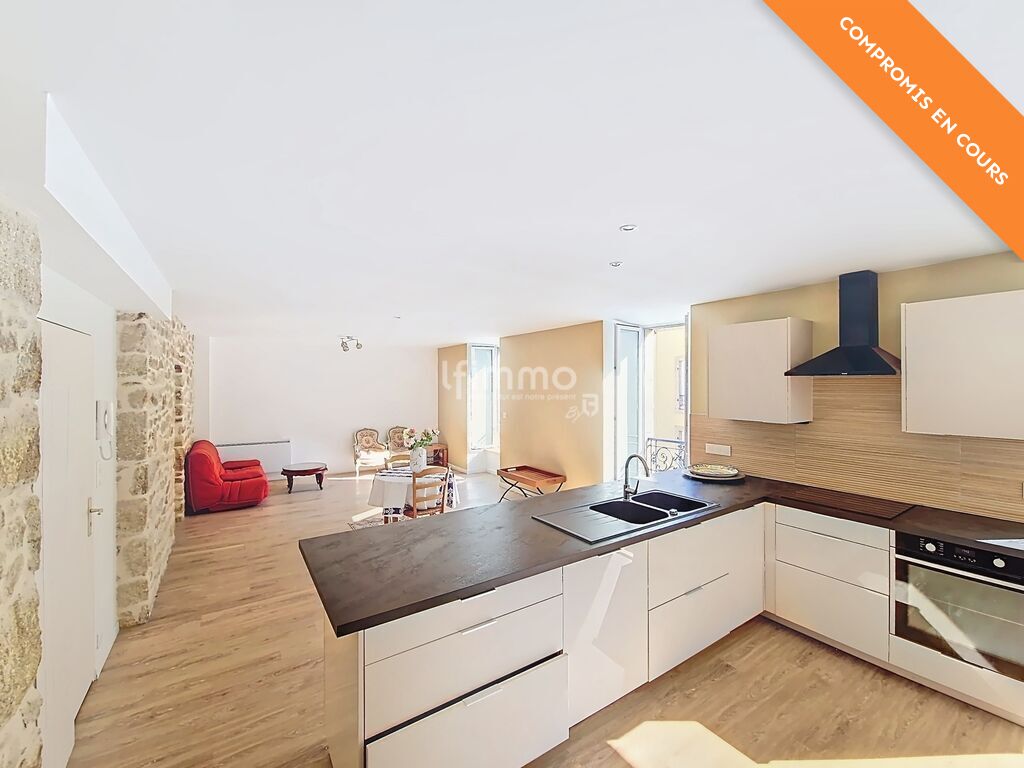 Photo 1 : Appartement T3 de 85 m² à Douarnenez 29100