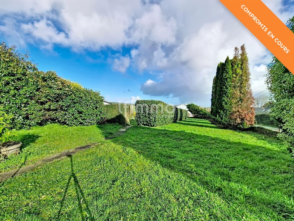 Photo 1 : Terrain à bâtir de 680 m² à Plogonnec 29180