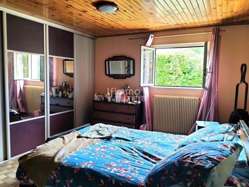 Photo 5 : Maison de caractère plain-pied avec terrain arboré