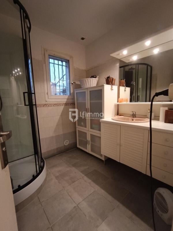 Photo 15 : Maison et terrain