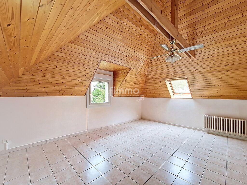 Photo 10 : Maison de 10 pièces, 213 m2 à Scaër (29390)