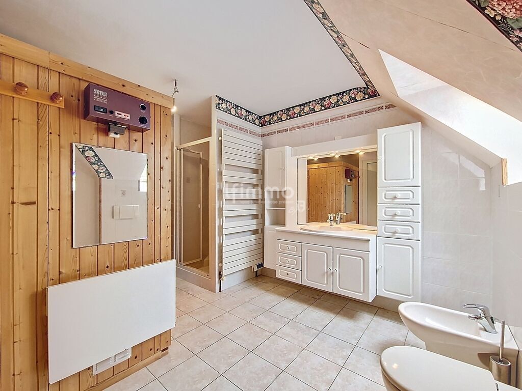 Photo 8 : Maison de 10 pièces, 213 m2 à Scaër (29390)