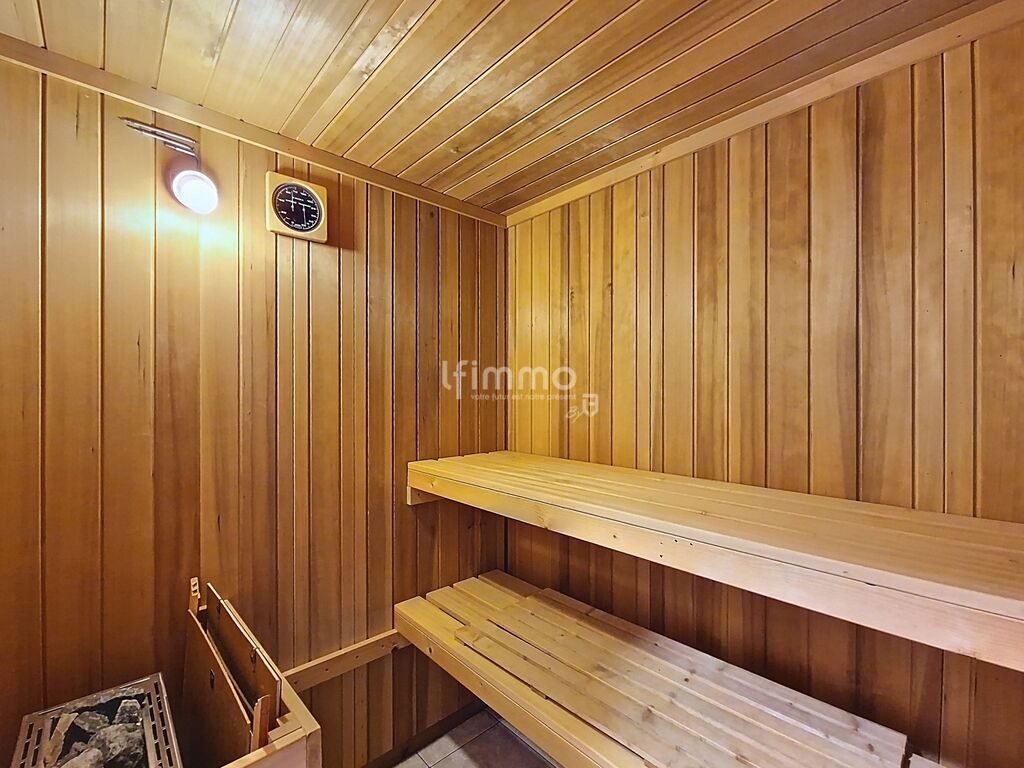 Photo 9 : Maison de 10 pièces, 213 m2 à Scaër (29390)