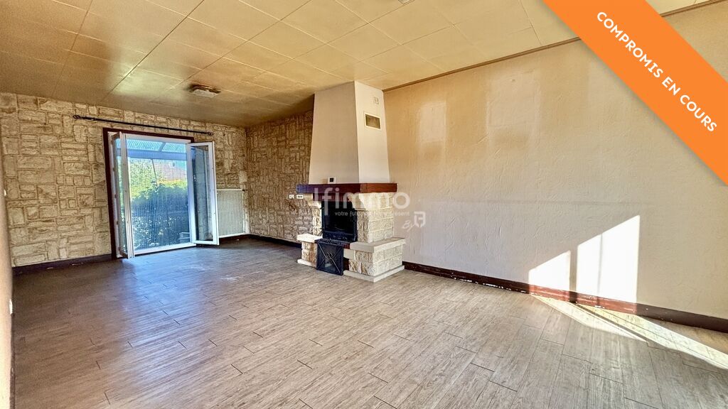 Photo 1 : Maison de plain-pied avec 1072m2 de terrain, rare sur le secteur