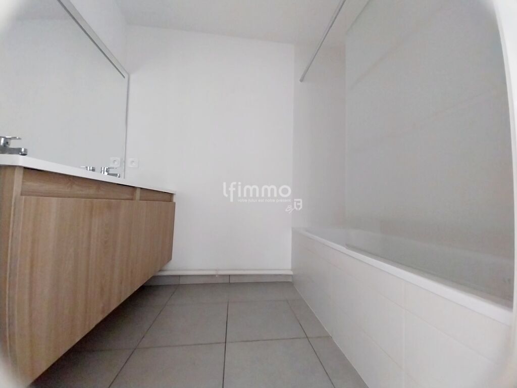 Photo 6 : Appartement T4 80 m2 extérieur et deux places de parking