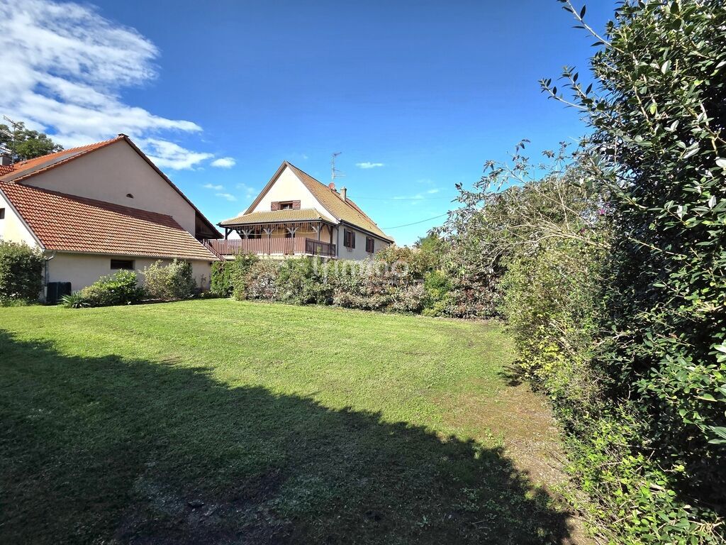 Photo 1 : Maison  195 m² avec dépendance sur 800 M² de terrain