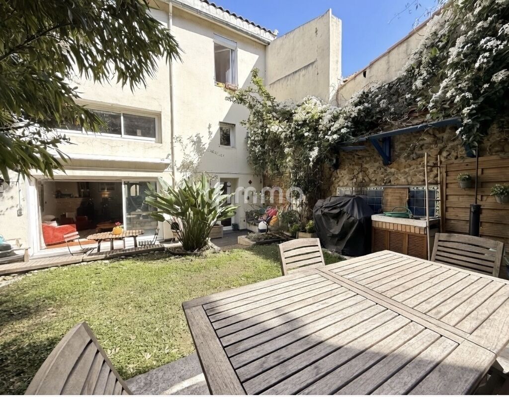 Photo 1 : Maison de charme et atypique-Garage-13004