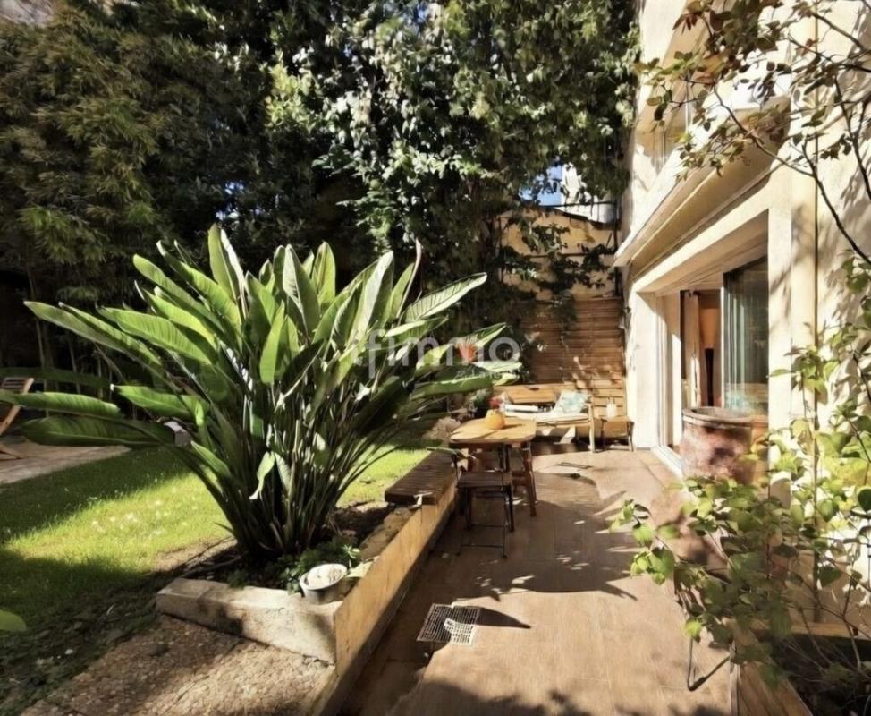 Photo 3 : Maison de charme et atypique-Garage-13004