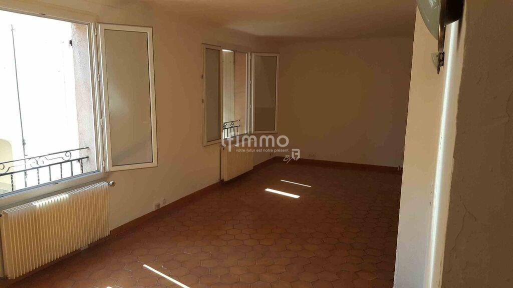 Photo 5 : Ensemble immobilier avec parking
