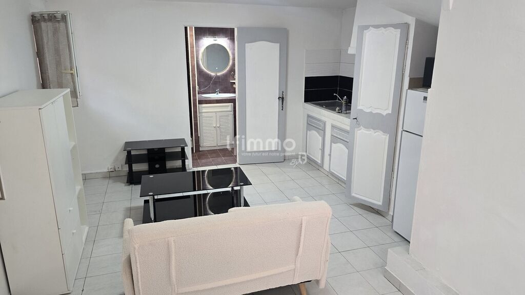 Photo 9 : Ensemble immobilier avec parking