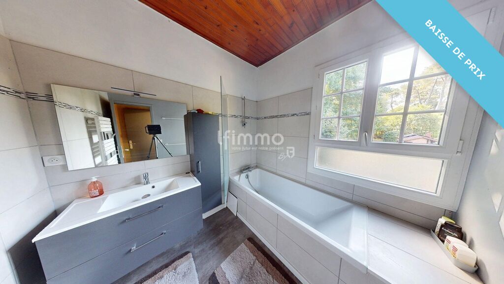 Photo 7 : Maison familiale avec grange et vaste terrain