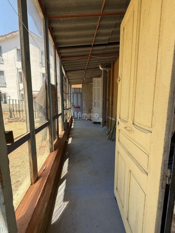 Photo 3 : Maison de ville de  3 appartements