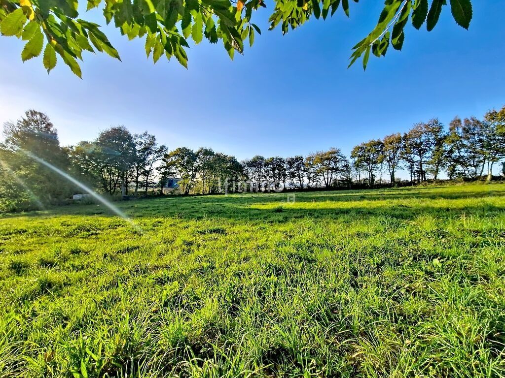 Photo 1 : Terrain à bâtir de 799 m² à Cast 29150