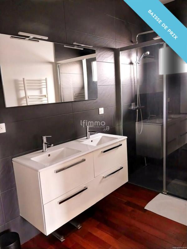 Photo 9 : Maison avec jardin, piscine et garage