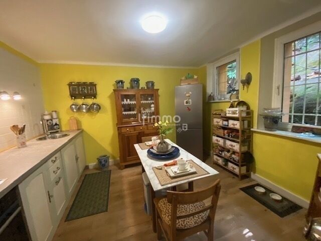 Photo 2 : Petite maison semi-mitoyenne pleine de charme