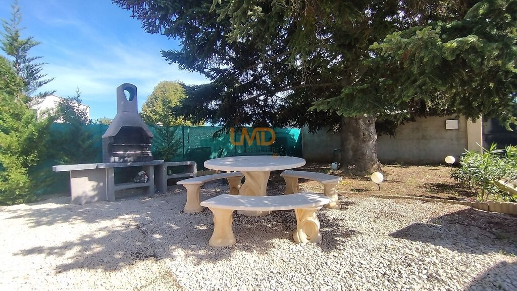 Photo 8 : Maison plain pied avec studio attenant, grand garage