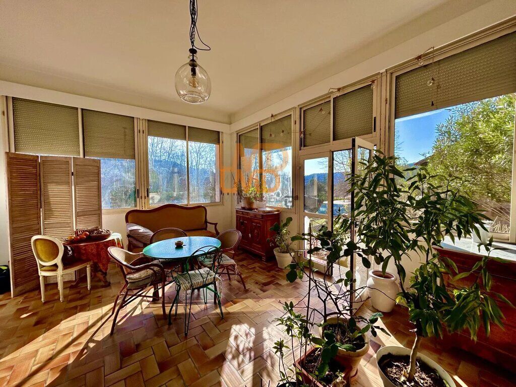 Photo 12 : Maison + Terrasse + Lumineux + Calme + Piscine + Jardin