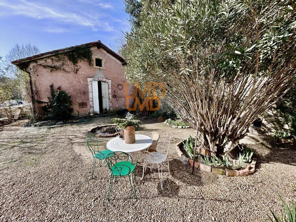 Photo 14 : Maison + Terrasse + Lumineux + Calme + Piscine + Jardin