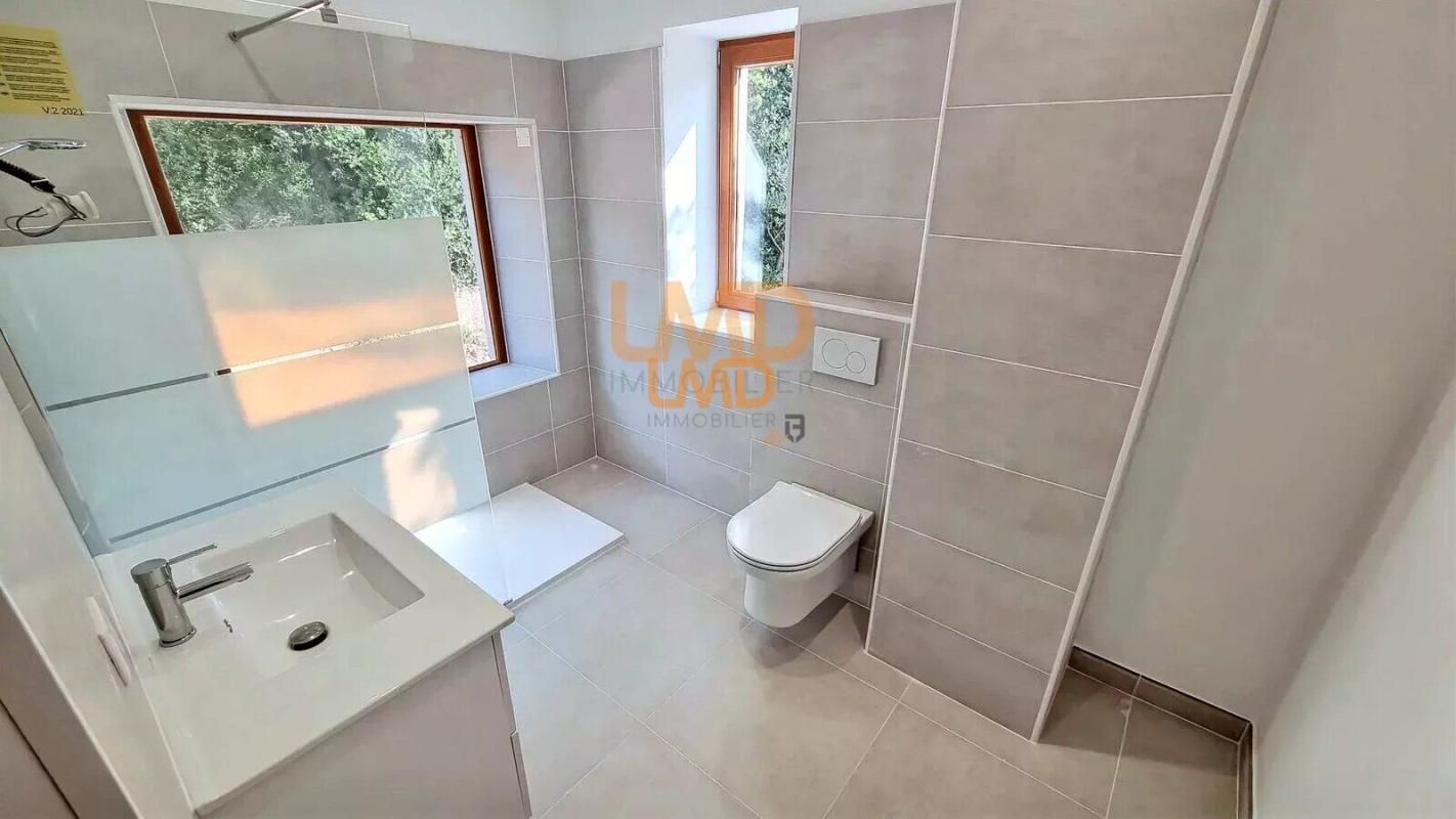 Photo 18 : vue dégagée - exposition sud - proche des commodités - climatisa