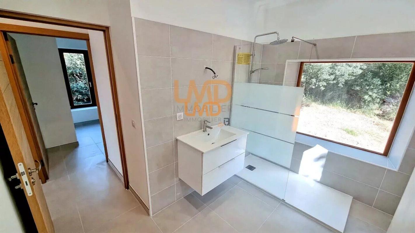 Photo 19 : vue dégagée - exposition sud - proche des commodités - climatisa