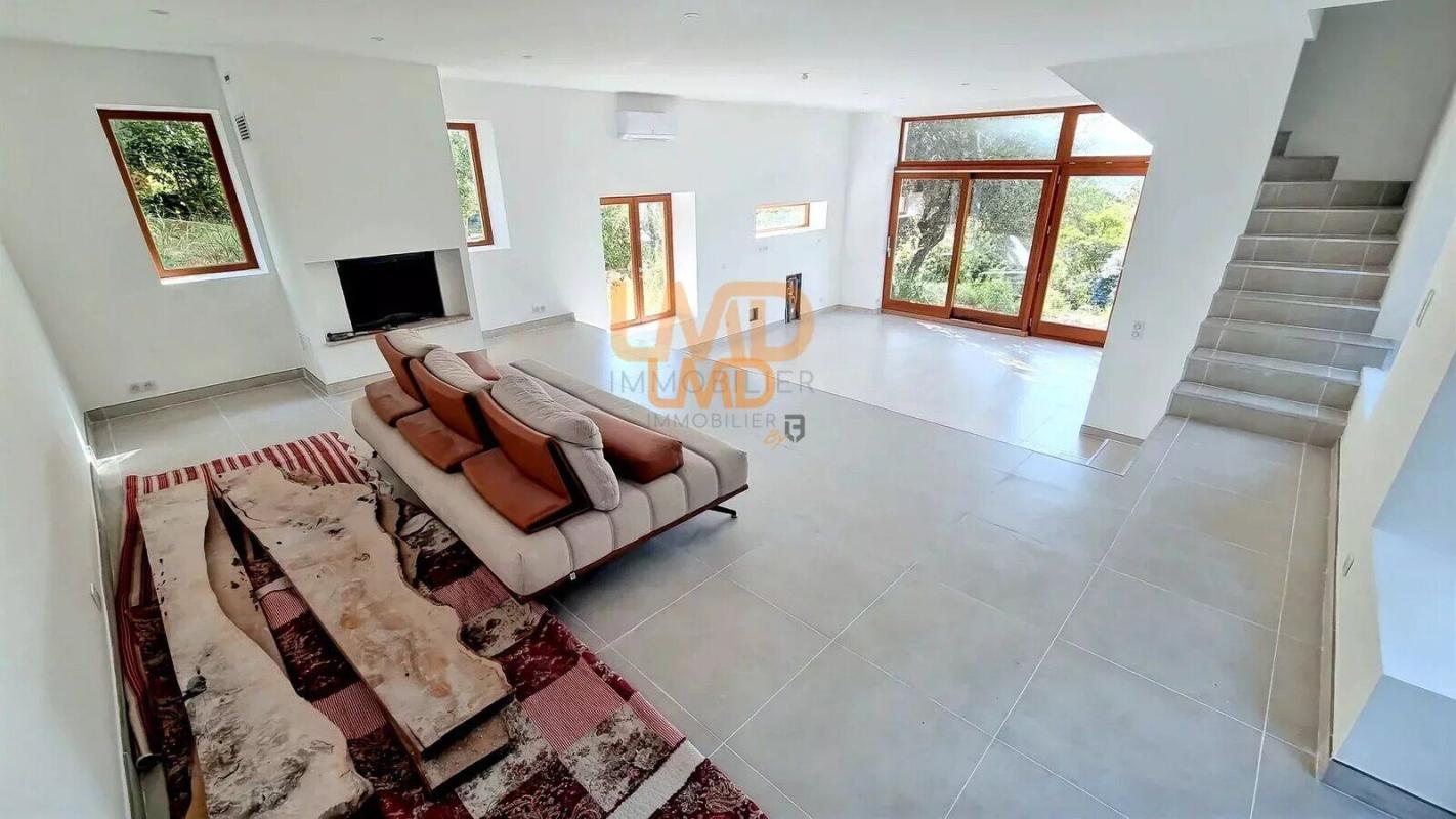 Photo 7 : vue dégagée - exposition sud - proche des commodités - climatisa