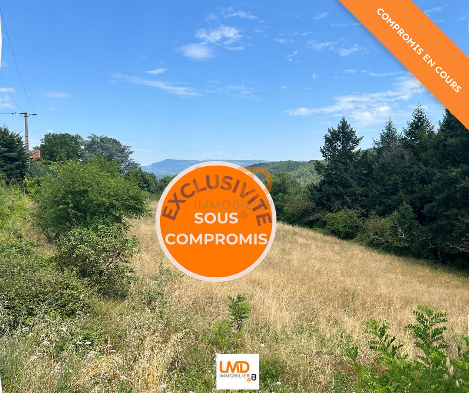 Photo 1 : Terrain constructible de 2 536 m² – Mercuer