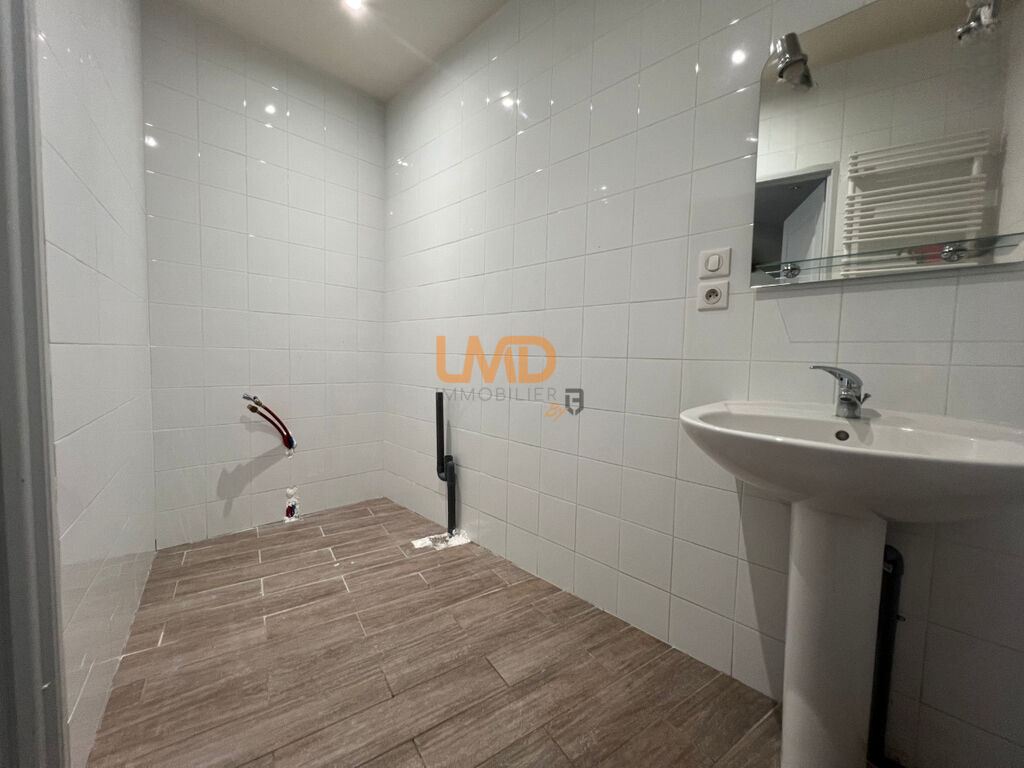 Photo 21 : Maison rénovée avec grand garage et terrasse – Antraigues-sur-Vo