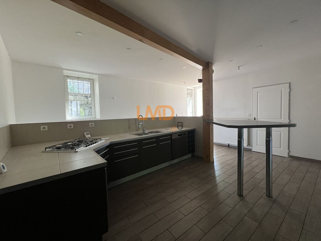 Photo 3 : Maison rénovée avec grand garage et terrasse – Antraigues-sur-Vo