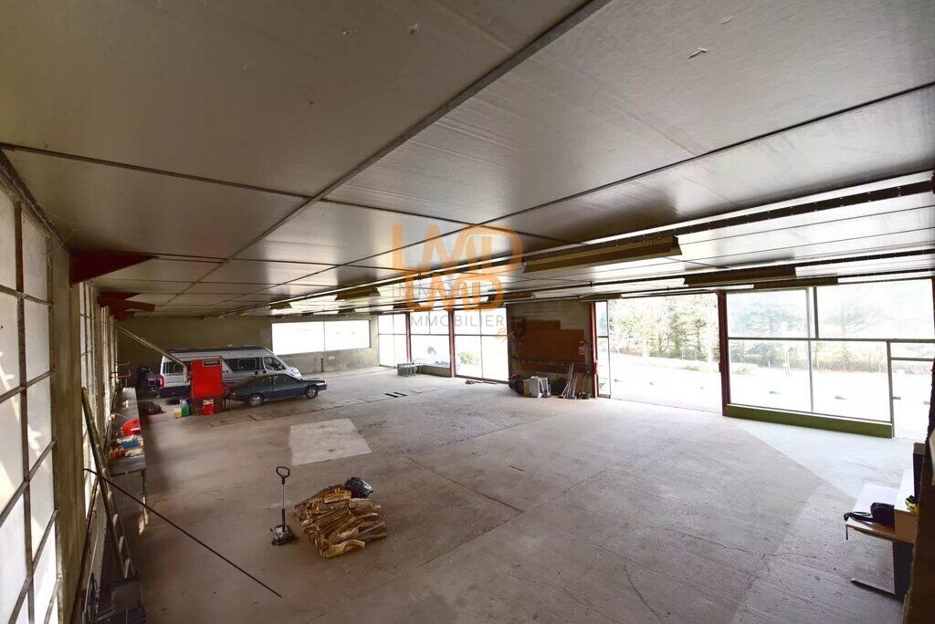 Photo 4 : Local commercial