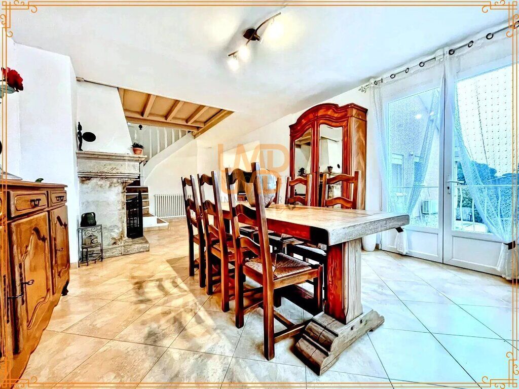 Photo 11 : Élégante villa 176 m², piscine, 3 grands garages, appartement