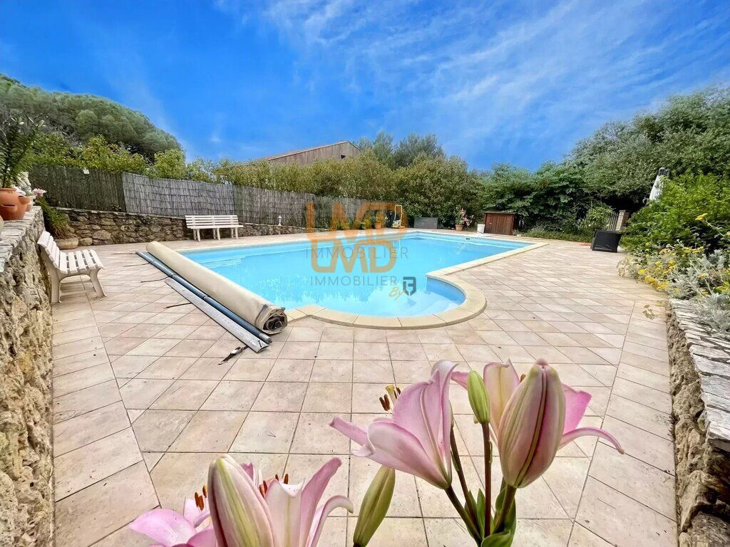 Photo 1 : Élégante villa 176 m², piscine, 3 grands garages, appartement