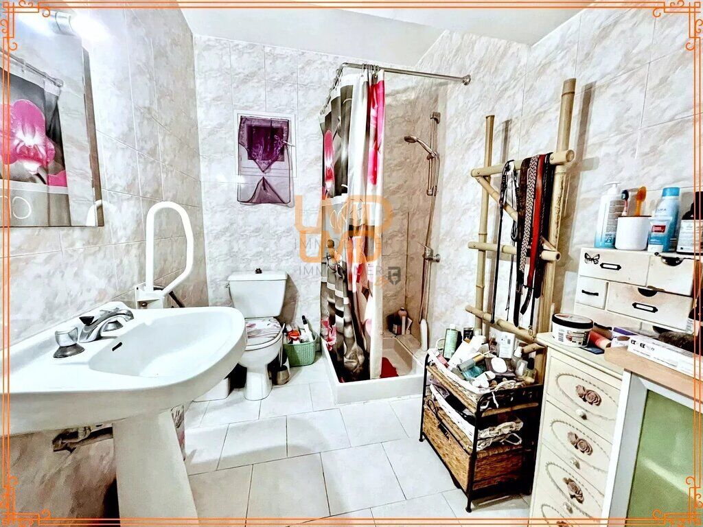 Photo 27 : Élégante villa 176 m², piscine, 3 grands garages, appartement