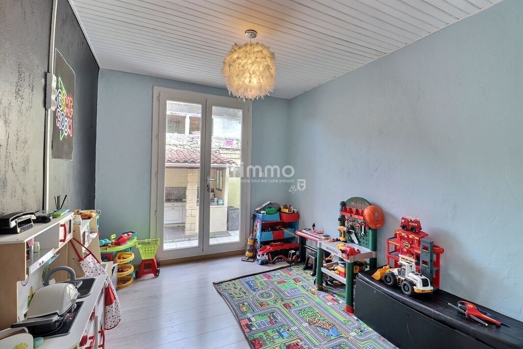 Photo 11 : Maison mitoyenne T5 avec extérieur et piscine