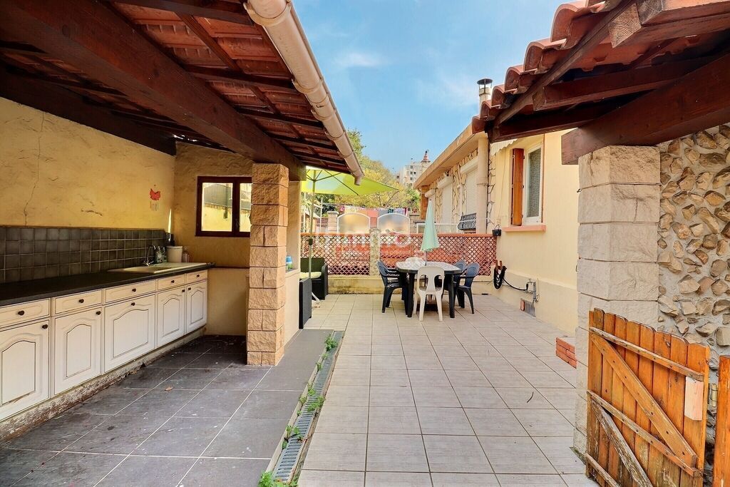 Photo 14 : Maison mitoyenne T5 avec extérieur et piscine