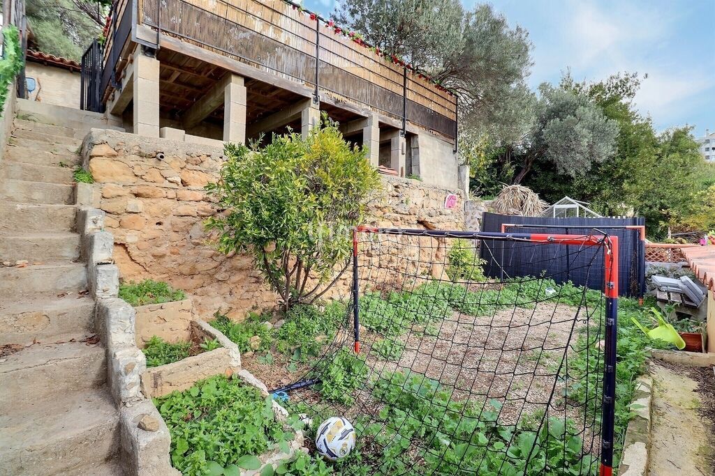 Photo 16 : Maison mitoyenne T5 avec extérieur et piscine